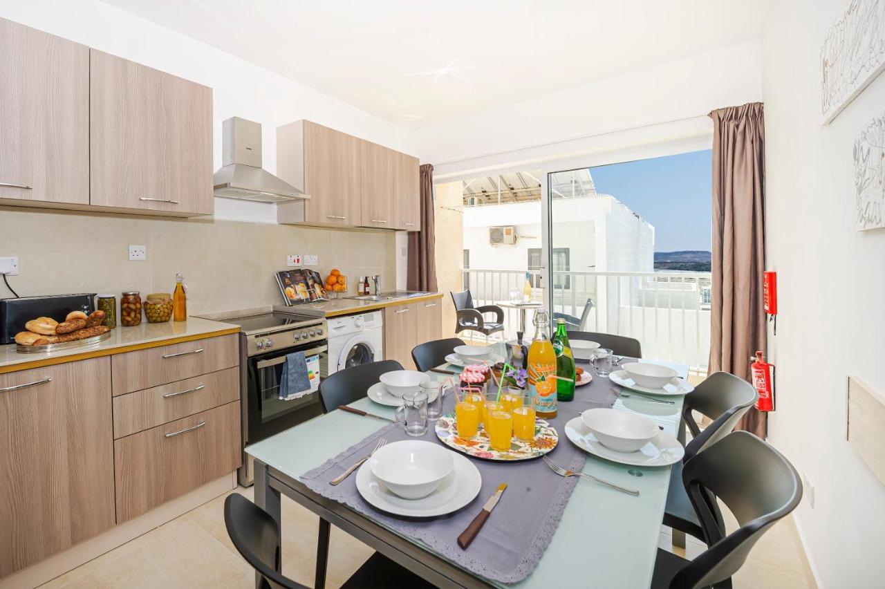 Summer Breeze Comfort Sunny Apartments Close To The Sandy Beaches - By Getawaysmalta Mellieħa Exterior foto